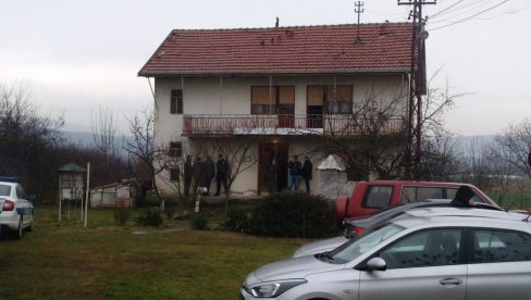 СИН НОЖЕМ ИЗБО ОЦА: Детаљи стравичног случаја насиља у Лесковцу, полиција трага за осумњиченим СИН НОЖЕМ ИЗБО ОЦА: Детаљи стравичног случаја насиља у Лесковцу, полиција трага за осумњиченим