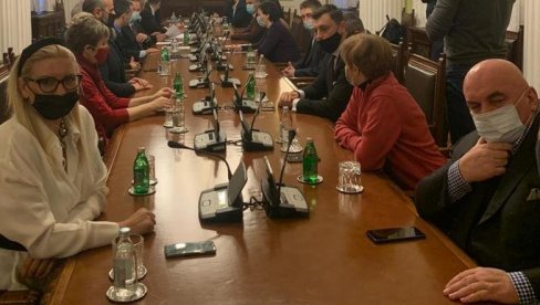 ПАЛМА ТРАЖИ ВАКЦИНАЦИЈУ ЗА УГОСТИТЕЉЕ: Предложио да приоритетни буду и запослени у хотелима и ресторанима ПАЛМА ТРАЖИ ВАКЦИНАЦИЈУ ЗА УГОСТИТЕЉЕ: Предложио да приоритетни буду и запослени у хотелима и ресторанима