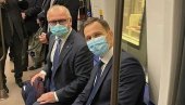 ВОЖЊА НА ЛИНИЈИ 14: Весић и Мали провозали се метроом у Паризу (ВИДЕО) ВОЖЊА НА ЛИНИЈИ 14: Весић и Мали провозали се метроом у Паризу (ВИДЕО)