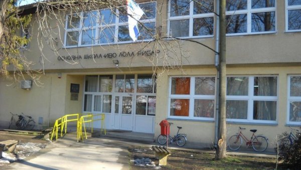 ГРАДСКА УПРАВА У СОМБОРУ: Оглас за упис деце у први разред основне школе ГРАДСКА УПРАВА У СОМБОРУ: Оглас за упис деце у први разред основне школе