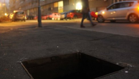 BIZARNA SCENA U ZAGREBU: Čovek upao šaht, pa zvao vatrogasce da ga spasu - Evo šta im je rekao (VIDEO) BIZARNA SCENA U ZAGREBU: Čovek upao šaht, pa zvao vatrogasce da ga spasu - Evo šta im je rekao (VIDEO)