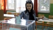 UKIDA SE CENZUS: Vlada usvojila Predlog zakona o referendumu i narodnoj inicijativi UKIDA SE CENZUS: Vlada usvojila Predlog zakona o referendumu i narodnoj inicijativi