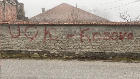 ZASTRAŠIVANJE SRBA KAO PREDIZBORNA PLATFORMA: Oglasila se Kancelarija za KiM zbog grafita UČK na kući porodice Krstović ZASTRAŠIVANJE SRBA KAO PREDIZBORNA PLATFORMA: Oglasila se Kancelarija za KiM zbog grafita UČK na kući porodice Krstović