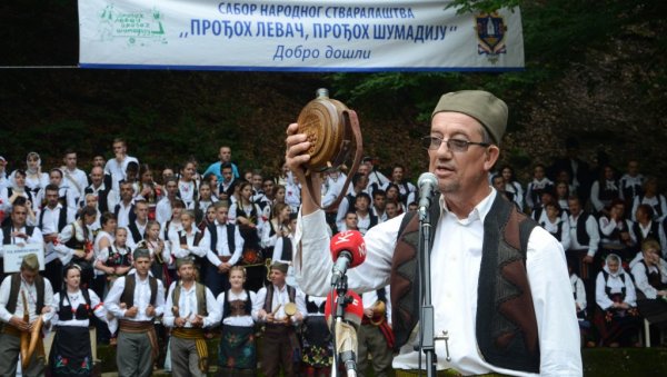 ЗДРАВИЦОМ „ТЕРА“ КОРОНУ: Рековчанин смишља лепе жеље уз чајеве и љуте папричице ЗДРАВИЦОМ „ТЕРА“ КОРОНУ: Рековчанин смишља лепе жеље уз чајеве и љуте папричице