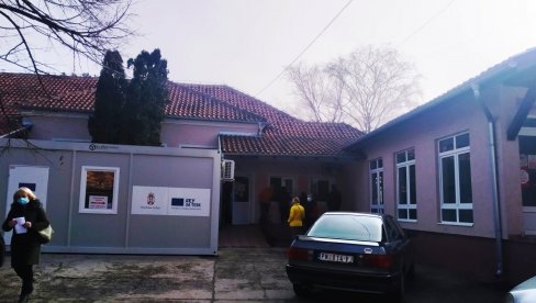 JEDAN PACIJENT PREMINUO, TRI NOVA PRIJEMA: I dalje blagi rast broja hospitalizovanih na kovid-odeljenju u Paraćinu JEDAN PACIJENT PREMINUO, TRI NOVA PRIJEMA: I dalje blagi rast broja hospitalizovanih na kovid-odeljenju u Paraćinu