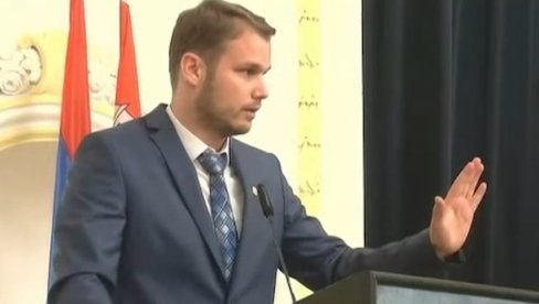 HAOS U SKUPŠTINI TOKOM GOVORA STANIVUKOVIĆA: Sednica prekinuta, došlo do velikog sukoba! (VIDEO) HAOS U SKUPŠTINI TOKOM GOVORA STANIVUKOVIĆA: Sednica prekinuta, došlo do velikog sukoba! (VIDEO)