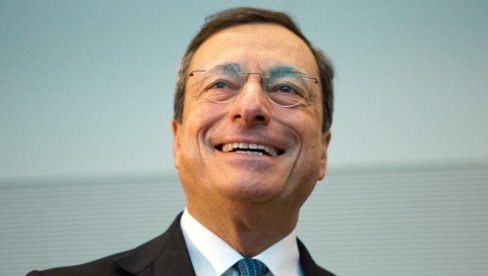 PREMIJER DRAGI O VAKCINACIJI: Italija treba da stopira cepljenje mlađih od 60 PREMIJER DRAGI O VAKCINACIJI: Italija treba da stopira cepljenje mlađih od 60