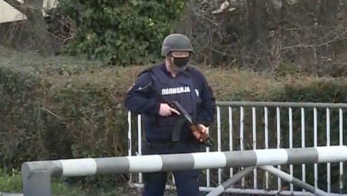 MEĐU UHAPŠENIM I BORIS KARAPANDŽIĆ: Sa Veljinom ekipom upao u Komitet - polupali ceo klub, pretukli obezbeđenje i goste MEĐU UHAPŠENIM I BORIS KARAPANDŽIĆ: Sa Veljinom ekipom upao u Komitet - polupali ceo klub, pretukli obezbeđenje i goste