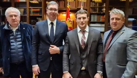 ПРЕДСЕДНИК ВУЧИЋ УГОСТИО НЕМАЊУ МАЈДОВА: Фантастичан сусрет са највећим џудо шампионом, очекујем медаљу у Јапану (ФОТО) ПРЕДСЕДНИК ВУЧИЋ УГОСТИО НЕМАЊУ МАЈДОВА: Фантастичан сусрет са највећим џудо шампионом, очекујем медаљу у Јапану (ФОТО)