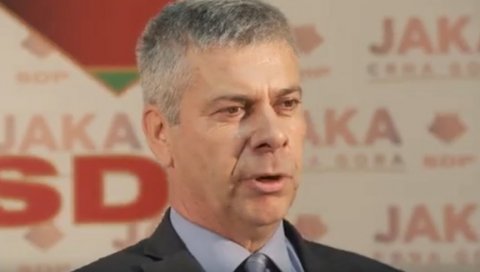 ХАПШЕЊА У ЦРНОЈ ГОРИ: Лисице Вукчевићу, Мугоши и Аџићу, Ивановић приведен ХАПШЕЊА У ЦРНОЈ ГОРИ: Лисице Вукчевићу, Мугоши и Аџићу, Ивановић приведен