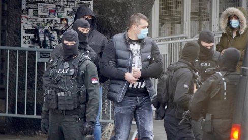 ИСТРАГЕ ЗА ДВА НОВА ЗЛОЧИНА: Продужен притвор екипи Вељка Беливука, оперативци истражују повезаност са Дарком Елезом ИСТРАГЕ ЗА ДВА НОВА ЗЛОЧИНА: Продужен притвор екипи Вељка Беливука, оперативци истражују повезаност са Дарком Елезом