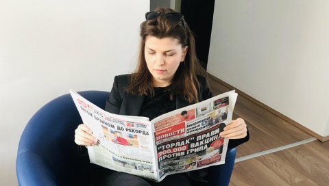 БЕЗ „НОВОСТИ“ ДАН НЕ МОЖЕ ДА ПОЧНЕ: Дејани Банковић из Лапова наш лист је омиљени начин информисања БЕЗ „НОВОСТИ“ ДАН НЕ МОЖЕ ДА ПОЧНЕ: Дејани Банковић из Лапова наш лист је омиљени начин информисања
