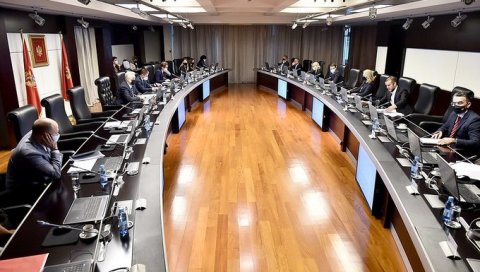 ЧЕКА СЕ СТАВ ОДБОРА ЗА ИЗБОРНО ЗАКОНОДАВСТВО: Са Владе привремено повучено разматрање Одлуке о стицању држављанства ЧЕКА СЕ СТАВ ОДБОРА ЗА ИЗБОРНО ЗАКОНОДАВСТВО: Са Владе привремено повучено разматрање Одлуке о стицању држављанства