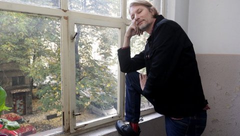 СОЛО АЛБУМ СРЕДИНОМ ГОДИНЕ: Дејан Гвозден, некадашњи певач групе Кристали, објавио други сингл СОЛО АЛБУМ СРЕДИНОМ ГОДИНЕ: Дејан Гвозден, некадашњи певач групе Кристали, објавио други сингл