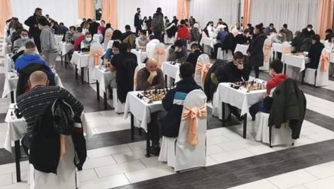 ZIMSKI ŠAHOVSKI FESTIVAL U PARAĆINU: Dodeljene nagrade u prvoj etapi, sledi nastavak (FOTO) ZIMSKI ŠAHOVSKI FESTIVAL U PARAĆINU: Dodeljene nagrade u prvoj etapi, sledi nastavak (FOTO)