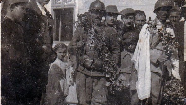 ПРВА ЖРТВА ВЕЛИКОГ РАТА У БЕЛОМ МАНТИЛУ: Санитетског капетана друге класе Јосифа Ј. Анђелковића из Трстеника пре 110 лета убила граната ПРВА ЖРТВА ВЕЛИКОГ РАТА У БЕЛОМ МАНТИЛУ: Санитетског капетана друге класе Јосифа Ј. Анђелковића из Трстеника пре 110 лета убила граната