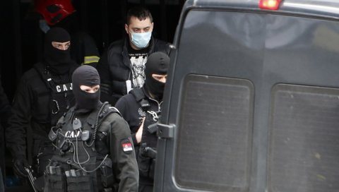 ИНСПЕКТОРИ ПАДАЈУ ЗБОГ САРАДЊЕ СА ВЕЉОМ НЕВОЉОМ: Столић, Лајић и Васиљевски ухапшени у борби против кавачке мафије ИНСПЕКТОРИ ПАДАЈУ ЗБОГ САРАДЊЕ СА ВЕЉОМ НЕВОЉОМ: Столић, Лајић и Васиљевски ухапшени у борби против кавачке мафије