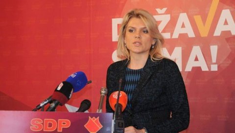 И ДРАГИЊА ИДЕ У СРЕБРЕНИЦУ: Овај концепт се мора бранити и речима и делима! И ДРАГИЊА ИДЕ У СРЕБРЕНИЦУ: Овај концепт се мора бранити и речима и делима!