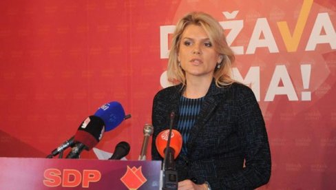 СТЕФАН НЕМАЊА ОКУПАТОР: Скандалозна изјава Драгиње Вуксановић Станковић - Ово није Србија СТЕФАН НЕМАЊА ОКУПАТОР: Скандалозна изјава Драгиње Вуксановић Станковић - Ово није Србија