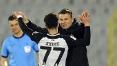 POSEBNU PAŽNJU POSVETIO JOVIĆU: Stanojević ne veruje da će mladi fudbaler sutra igrati POSEBNU PAŽNJU POSVETIO JOVIĆU: Stanojević ne veruje da će mladi fudbaler sutra igrati