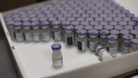 РАСТЕ ПОВЕРЕЊЕ У ВАКЦИНАЦИЈУ: Две трећине Британаца спремно да прими цепиво РАСТЕ ПОВЕРЕЊЕ У ВАКЦИНАЦИЈУ: Две трећине Британаца спремно да прими цепиво