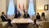 ВУЧИЋ И ПЛУХ: Председник примио у опроштајну посету амбасадора Краљевине Холандије ВУЧИЋ И ПЛУХ: Председник примио у опроштајну посету амбасадора Краљевине Холандије