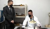 МИНИСТАР СТЕФАНОВИЋ: Наставићемо да улажемо и развијамо Застава филм МИНИСТАР СТЕФАНОВИЋ: Наставићемо да улажемо и развијамо Застава филм