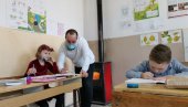 НАТАЛИЈА И МАТЕЈА МОЈИ ЈЕДИНИ ЂАЦИ: Небојша Петковић ради у школи у Зубовцу и има само два ученика