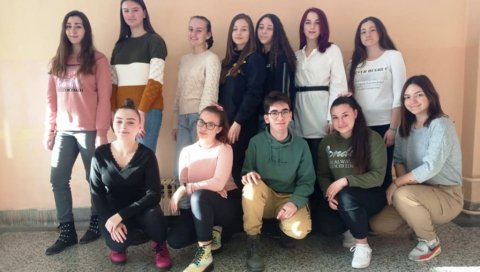 ЗА ЊИХ НЕМА ПРЕПРЕКА: Параћински фармацеутски и санитарни техничари без премца у Србији у - линвгистици ЗА ЊИХ НЕМА ПРЕПРЕКА: Параћински фармацеутски и санитарни техничари без премца у Србији у - линвгистици