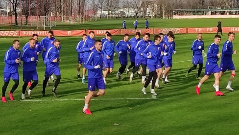 LALATOVIĆ LJUT NA UPRAVU: Opet su igračima obećali pare, Vojvodina u ovom trenutku ne zaslužuje Evropu LALATOVIĆ LJUT NA UPRAVU: Opet su igračima obećali pare, Vojvodina u ovom trenutku ne zaslužuje Evropu