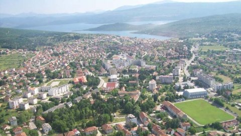 МЛАДИЋА ОТЕЛИ, ПА ПРЕТУКЛИ: Полиција покренула истрагу о недавном разбојништву које је потресло Билећу МЛАДИЋА ОТЕЛИ, ПА ПРЕТУКЛИ: Полиција покренула истрагу о недавном разбојништву које је потресло Билећу