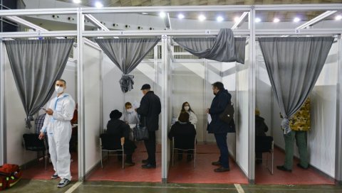 ВАКЦИНИСАНО 30,12 ОДСТО ГРАЂАНА У БЕОГРАДУ: Горан Весић открио број људи који су примили обе дозе ВАКЦИНИСАНО 30,12 ОДСТО ГРАЂАНА У БЕОГРАДУ: Горан Весић открио број људи који су примили обе дозе