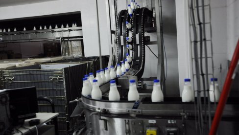 PTIČIJI GRIP U MLEKARAMA: Američki CDC prati situaciju 250 stada pozitivno na virus PTIČIJI GRIP U MLEKARAMA: Američki CDC prati situaciju 250 stada pozitivno na virus