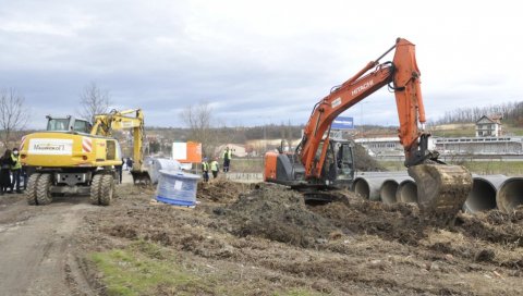 ВОДА У СВИМ ДЕЛОВИМА: Нови тендер за изградњу водоводне мреже у Гроцкој ВОДА У СВИМ ДЕЛОВИМА: Нови тендер за изградњу водоводне мреже у Гроцкој