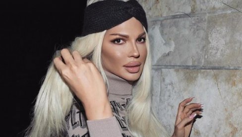 KARLEUŠINE NOVE RUSKE USNE: Estradna zvezda pokazala novu korekciju na licu KARLEUŠINE NOVE RUSKE USNE: Estradna zvezda pokazala novu korekciju na licu
