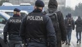 BEŽALI IZ PLJAČKE, PA UDARILI U POLICIJU: U kolima bio i Srbin, kriminalci napravili haos kod Napulja