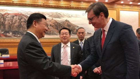 SRBIJA STOJI RAME UZ RAME SA SAD I RUSIJOM! Analitičari za Novosti o značaju Vučićeve posete Kini