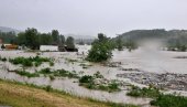 ДРИНА ПРЕТИ ИЗЛИВАЊЕМ: Драматично упозорење због пораста водостаја ДРИНА ПРЕТИ ИЗЛИВАЊЕМ: Драматично упозорење због пораста водостаја