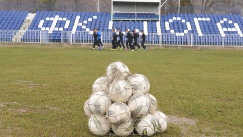 GDE ĆE VAM DUŠA: Opljačkane prostorije FK Sloga u Kraljevu, lopovi odneli opremu GDE ĆE VAM DUŠA: Opljačkane prostorije FK Sloga u Kraljevu, lopovi odneli opremu