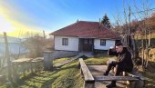 SLOBA UŽIVA NA ROGOZNI: Popularni folker sa prijateljima i verenicom na planini SLOBA UŽIVA NA ROGOZNI: Popularni folker sa prijateljima i verenicom na planini