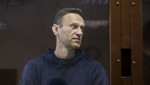 НАВАЉНИ ХИТНО ПРЕБАЧЕН У БОЛНИЦУ: Тестиран на корону, жали се на температуру и јак кашаљ! НАВАЉНИ ХИТНО ПРЕБАЧЕН У БОЛНИЦУ: Тестиран на корону, жали се на температуру и јак кашаљ!