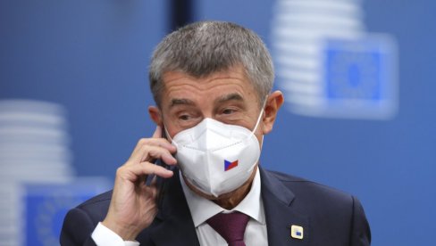 СВИМ СНАГАМА ПРОТИВ КОРОНЕ: Чешка од 1. јуна почиње да вакцинише све старије од 16 година СВИМ СНАГАМА ПРОТИВ КОРОНЕ: Чешка од 1. јуна почиње да вакцинише све старије од 16 година