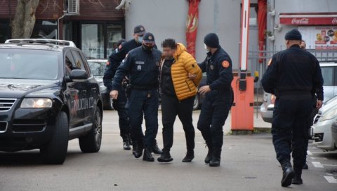 ВЕЛИКА АКЦИЈА ПОЛИЦИЈЕ У ЦРНОЈ ГОРИ: У току претреси на 30 локација! ВЕЛИКА АКЦИЈА ПОЛИЦИЈЕ У ЦРНОЈ ГОРИ: У току претреси на 30 локација!