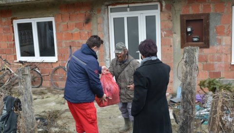 ПАКЕТИ ЗА СОЦИЈАЛНО УГРОЖЕНЕ У СВИЛАЈНЦУ: Предвиђено више од 20 милиона динара за различите врсте помоћи ПАКЕТИ ЗА СОЦИЈАЛНО УГРОЖЕНЕ У СВИЛАЈНЦУ: Предвиђено више од 20 милиона динара за различите врсте помоћи