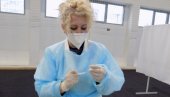 ГРАЂАНИ ДОЛАЗЕ ПО ДРУГУ ДОЗУ ЦЕПИВА: У Јабланичком округу вакцинисано више од 15.000 људи ГРАЂАНИ ДОЛАЗЕ ПО ДРУГУ ДОЗУ ЦЕПИВА: У Јабланичком округу вакцинисано више од 15.000 људи
