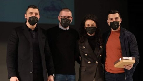 НАЈВИШЕ ПЕХАРА БОРИЛАЧКИМ СПОРТОВИМА: Вршац изабрао најбоље спортисте за 2020. годину НАЈВИШЕ ПЕХАРА БОРИЛАЧКИМ СПОРТОВИМА: Вршац изабрао најбоље спортисте за 2020. годину