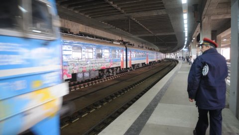 НЕСРЕЋА У ПОЉСКОЈ: У судару два воза повређено пет особа НЕСРЕЋА У ПОЉСКОЈ: У судару два воза повређено пет особа