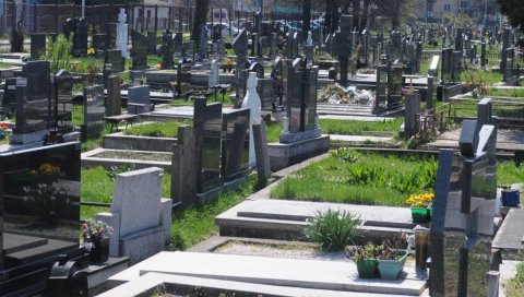 „ГРОБАРСКА МАФИЈА“ СЕ БРАНИ СА СЛОБОДЕ: Осумњичени за малверзације са погребном опремом саслушани у Тужилаштву „ГРОБАРСКА МАФИЈА“ СЕ БРАНИ СА СЛОБОДЕ: Осумњичени за малверзације са погребном опремом саслушани у Тужилаштву
