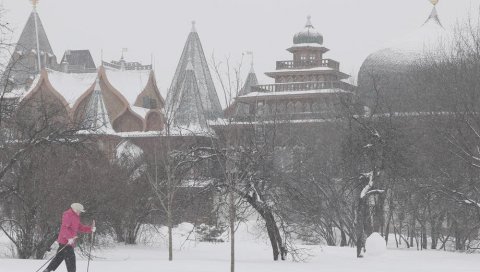ИЗДАТО УПОЗОРЕЊЕ ЗБОГ СНЕЖНЕ МЕЋАВЕ: Москва се припрема за невреме, грађанима се саветује да не остављају децу без надзора (ФОТО) ИЗДАТО УПОЗОРЕЊЕ ЗБОГ СНЕЖНЕ МЕЋАВЕ: Москва се припрема за невреме, грађанима се саветује да не остављају децу без надзора (ФОТО)