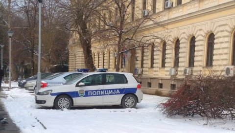 КУПИО ДИПЛОМУ ЗА 700 ЕВРА: Поднета кривична пријава против мушкарца у Пожаревцу - Лажна документа искористио за заснивање радног односа? КУПИО ДИПЛОМУ ЗА 700 ЕВРА: Поднета кривична пријава против мушкарца у Пожаревцу - Лажна документа искористио за заснивање радног односа?